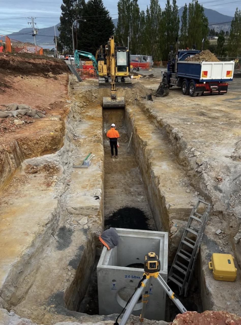 Trench excavation drainage