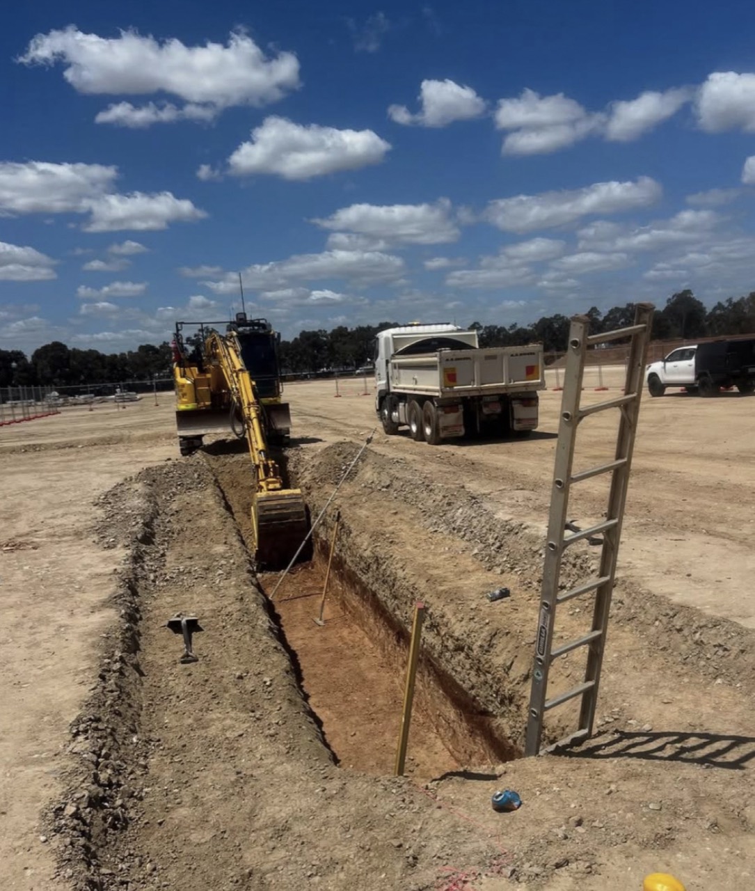 Excavator and tipper hire